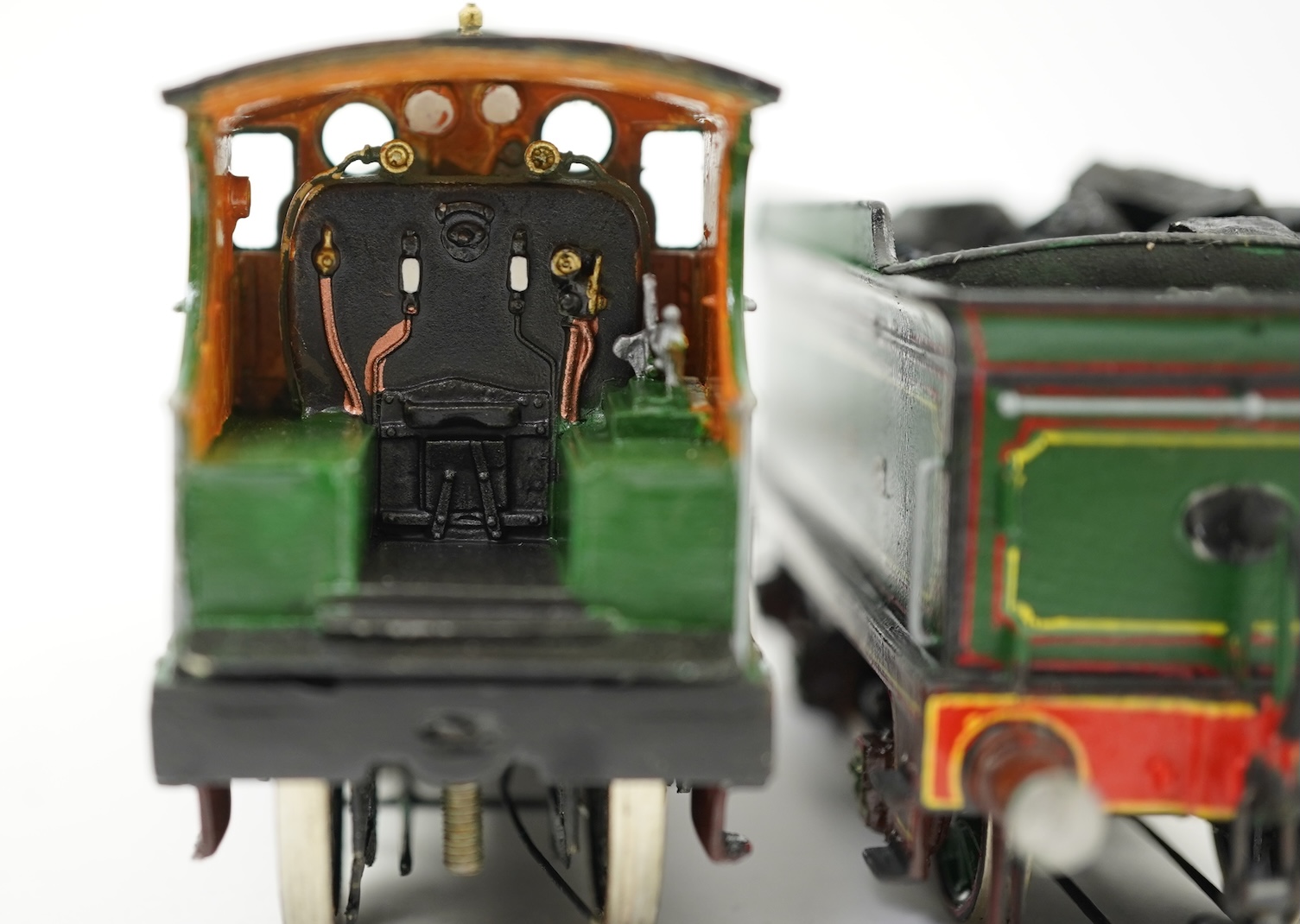 Two 00 gauge brass and white metal kit built Wainwright designed SE&CR tender locomotives (possibly by Wills Finecast); a class D 4-4-0, 488, together with a class E 4-4-0, 273, constructed, painted and lined to a high s